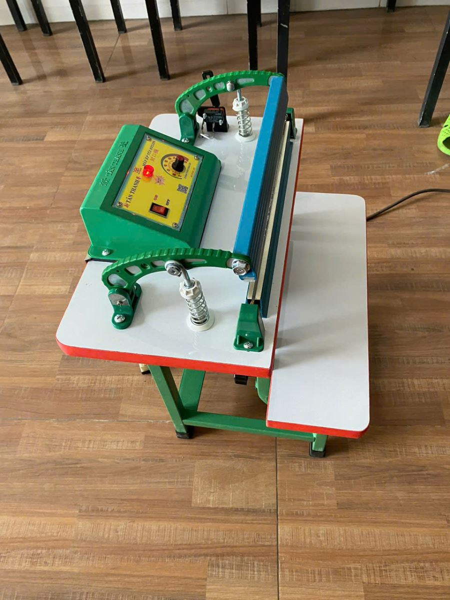 Máy hàn miệng túi dập chân m2_300CL